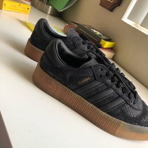 Adidas platform Sambarose gum sole